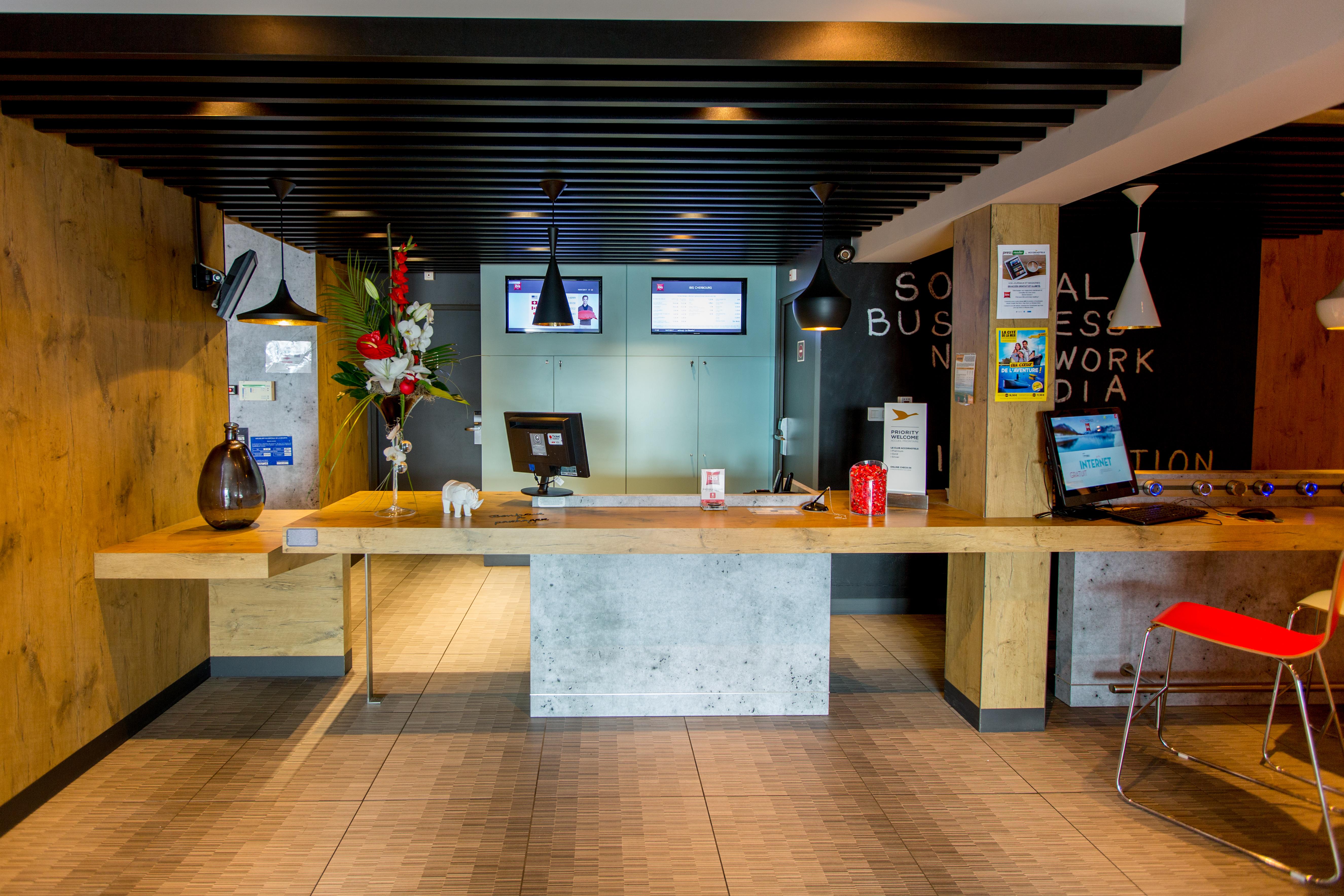 Ibis Cherbourg La Glacerie Exterior photo