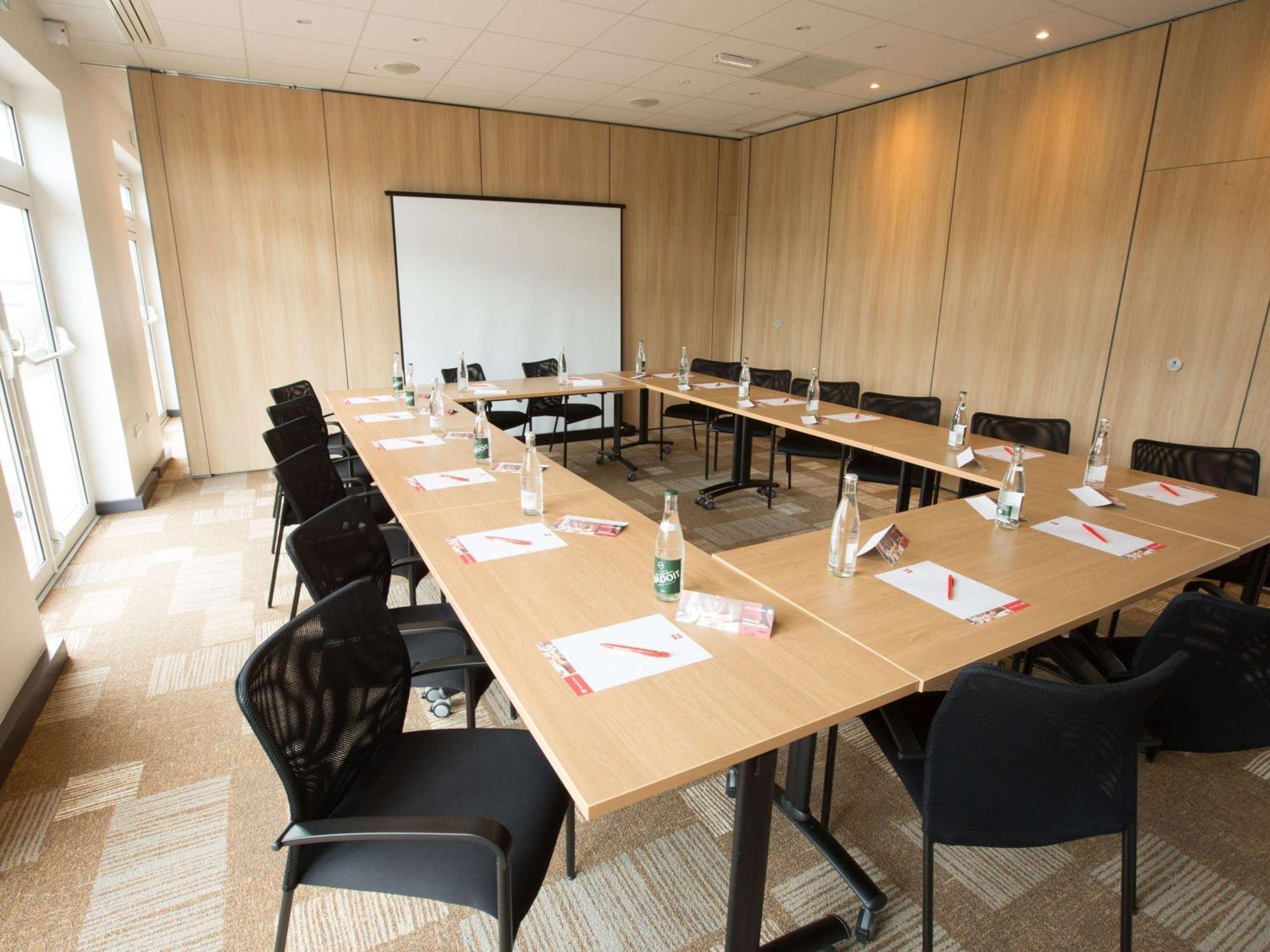 Ibis Cherbourg La Glacerie Exterior photo