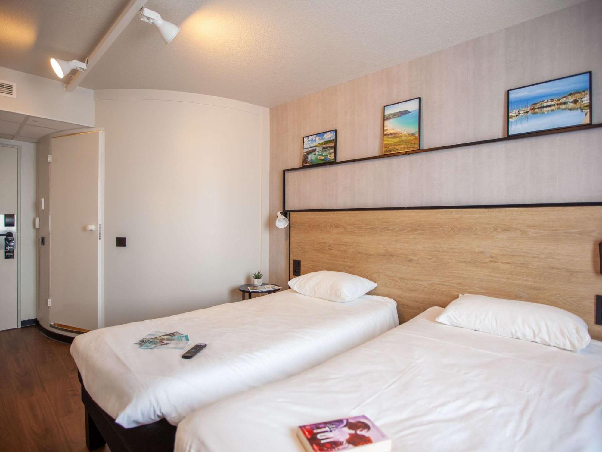 Ibis Cherbourg La Glacerie Exterior photo